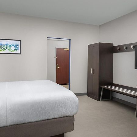 Holiday Inn Express Knoxville-Strawberry Plains By Ihg Exterior foto